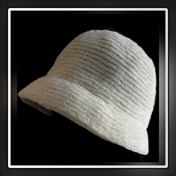 🆕 August Hat Company Cloche - Picture 2 of 5